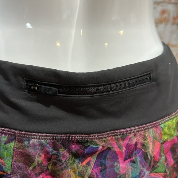 Lululemon Pace Rival Mid-Rise Skirt in Vivid Floral Tone Multi - Picture 11 of 12